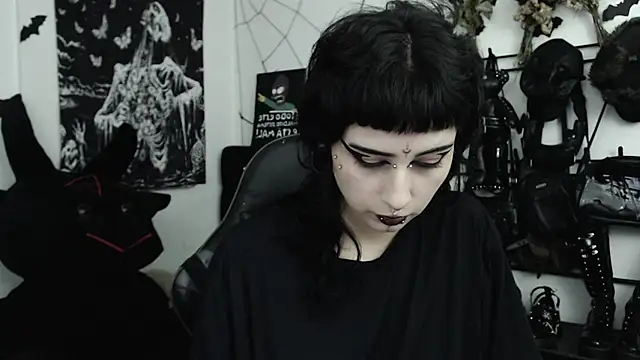 n0sferatus   online show from 07-24-26, 03:48