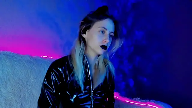 Snapshot of Inner_Light chatting on 12-15-24, 05:10 Inner Light online show from 12-15-24, 05:10