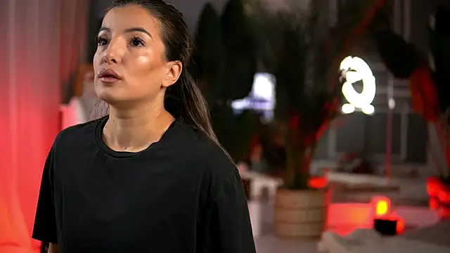 KellyMathews online show from 09-18-25, 01:51