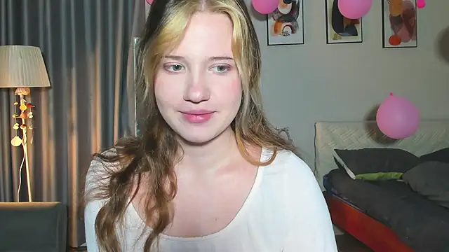 HanahCute online show from 03-03-25, 09:26