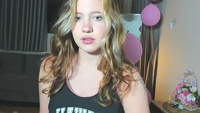 HanahCute online show from 03-07-25, 05:28