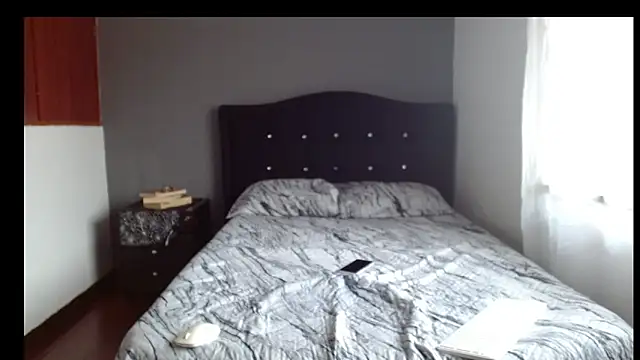 Emilia 1995 online show from 04-21-26, 01:06