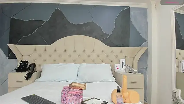 AmberGreyy  online show from 02-19-25, 12:33