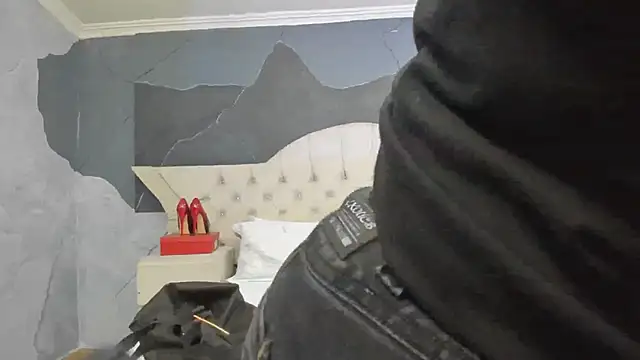 AmberGreyy  online show from 02-25-25, 12:24