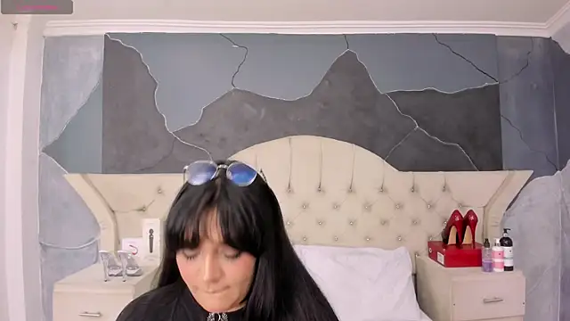 AmberGreyy  online show from 10-03-25, 05:43