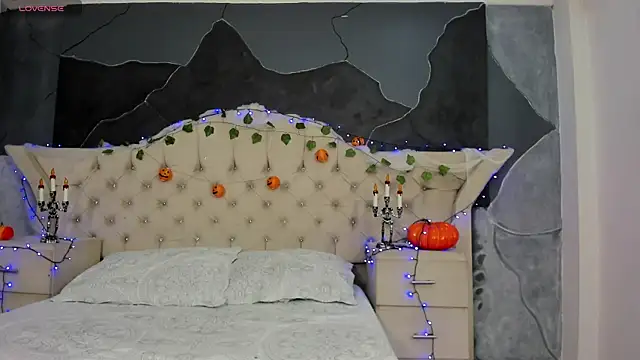 AmberGreyy  online show from 10-28-25, 05:37