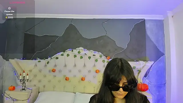 AmberGreyy  online show from 10-29-25, 05:47