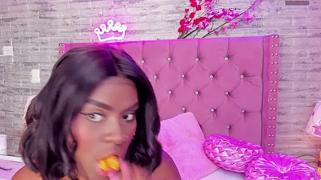 Snapshot of IsabellaBromsS chatting on 02-28-25, 08:28 IsabellaBromsS online show from 02-28-25, 08:28