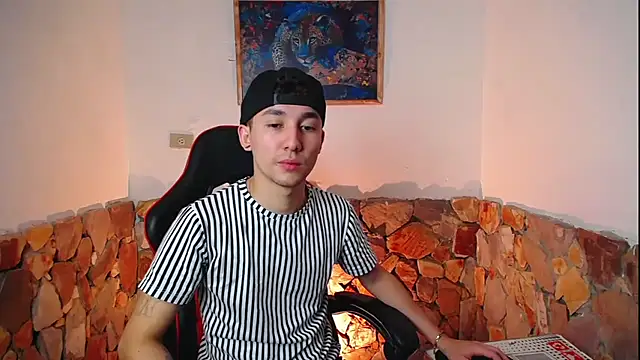 Snapshot of SebasstianGrand chatting on 12-02-25, 02:17 SebasstianGrand online show from 12-02-25, 02:17