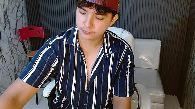 Dani cumboy online show from 10-28-25, 01:58