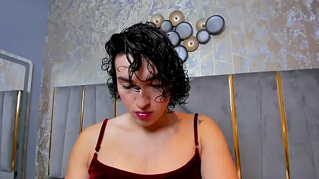 Snapshot of TomLondon_ chatting on 01-27-25, 11:43 TomLondon  online show from 01-27-25, 11:43