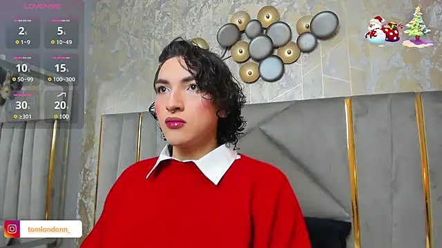 Snapshot of TomLondon_ chatting on 02-12-25, 11:40 TomLondon  online show from 02-12-25, 11:40