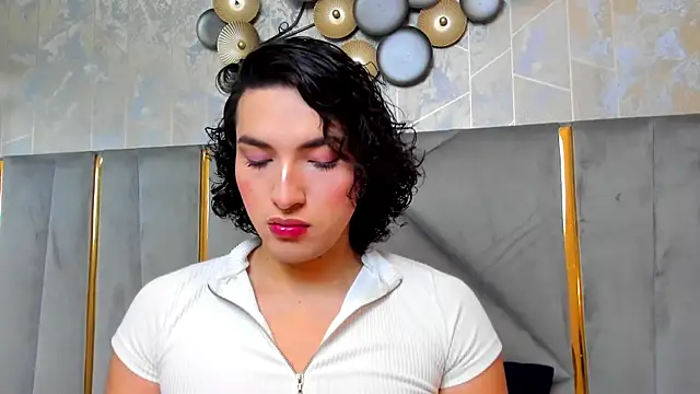 Snapshot of TomLondon_ chatting on 02-18-25, 11:44 TomLondon  online show from 02-18-25, 11:44