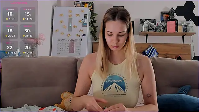 Girl alone home online show from 11-27-25, 04:20