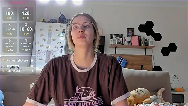 Girl alone home online show from 12-21-25, 05:20