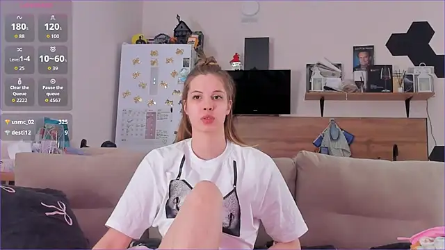 Snapshot of Girl_alone_home chatting on 05-02-26, 04:12 Girl alone home online show from 05-02-26, 04:12