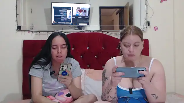 Snapshot of Lola_barbara chatting on 01-10-25, 08:15 Lola barbara online show from 01-10-25, 08:15