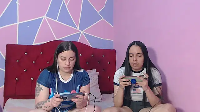 Lola barbara online show from 11-21-25, 12:43