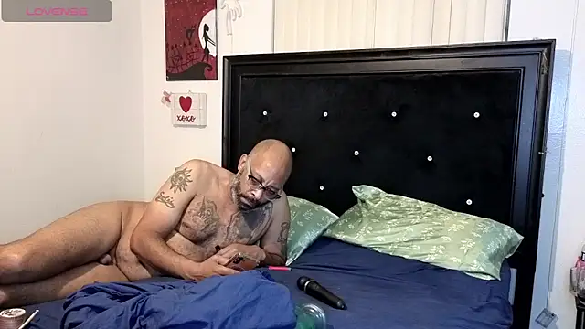 MrAndMrsCrook online show from 06-05-26, 12:39