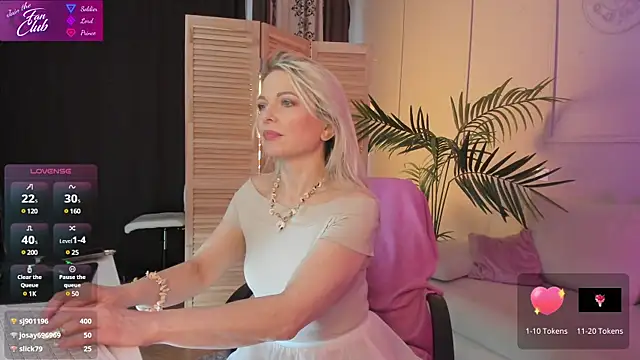 Gloria Lovely online show from 03-11-25, 02:18