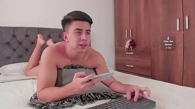 Snapshot of jordanmuskk chatting on 10-07-25, 04:59 jordanmuskk online show from 10-07-25, 04:59