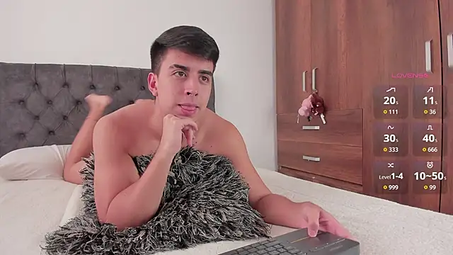 Snapshot of jordanmuskk chatting on 11-20-25, 04:40 jordanmuskk online show from 11-20-25, 04:40