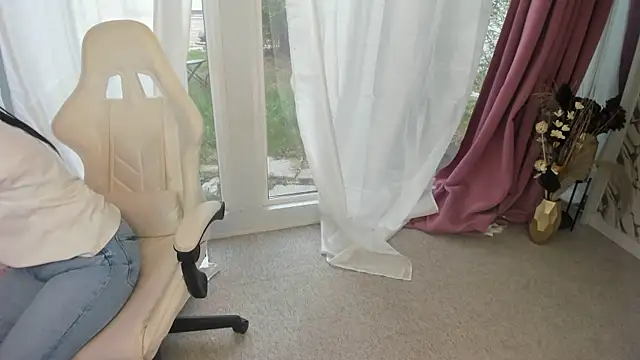 Snapshot of patriciakeys chatting on 10-24-25, 06:43 patriciakeys online show from 10-24-25, 06:43