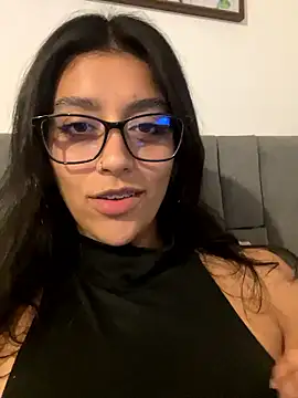 Snapshot of BrittanyDiaz chatting on 05-04-26, 08:27 BrittanyDiaz online show from 05-04-26, 08:27