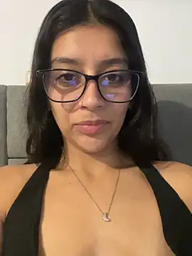 Snapshot of BrittanyDiaz chatting on 05-05-26, 07:33 BrittanyDiaz online show from 05-05-26, 07:33