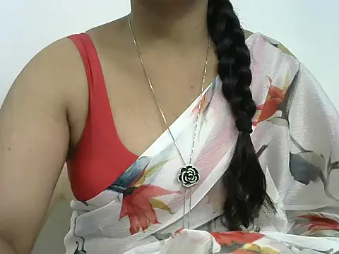 Snapshot of rashmika_reddy chatting on 11-25-25, 05:24 rashmika reddy online show from 11-25-25, 05:24