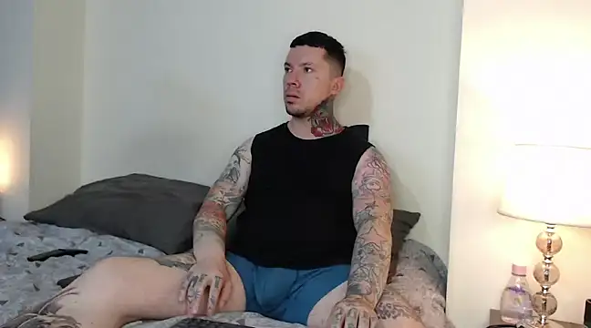 Snapshot of Adam_tatto chatting on 02-18-25, 04:37 Adam tatto online show from 02-18-25, 04:37