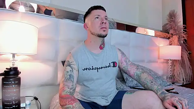 Snapshot of Adam_tatto chatting on 03-21-25, 07:44 Adam tatto online show from 03-21-25, 07:44