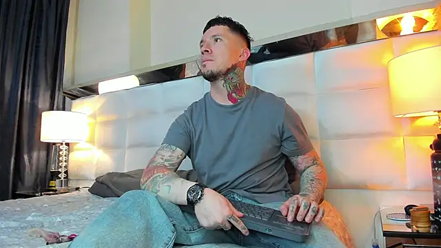 Snapshot of Adam_tatto chatting on 10-05-25, 04:00 Adam tatto online show from 10-05-25, 04:00