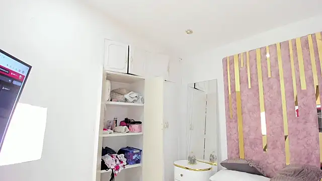 LeahxBarker online show from 01-25-25, 08:53