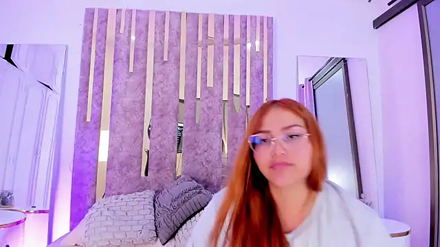 LeahxBarker online show from 03-18-25, 05:09