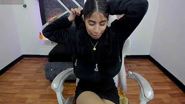 lunitaa18 online show from 02-26-25, 10:31