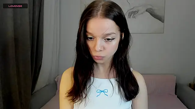 Snapshot of crystal_lilith chatting on 05-28-26, 05:21 crystal lilith online show from 05-28-26, 05:21