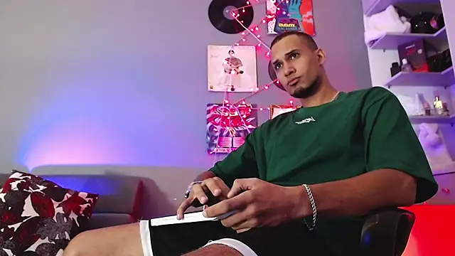 MagnusFrost online show from 01-03-25, 04:22