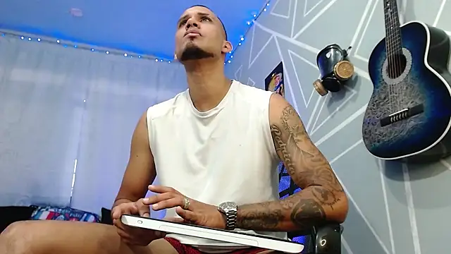 MagnusFrost online show from 03-03-25, 05:07