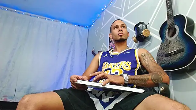 MagnusFrost online show from 03-05-25, 10:21