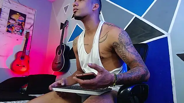 MagnusFrost online show from 09-18-25, 03:30