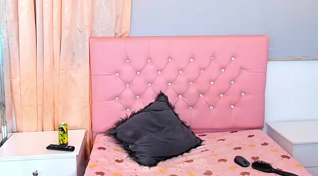 Snapshot of MegannEvans chatting on 12-04-24, 03:59 MegannEvans online show from 12-04-24, 03:59