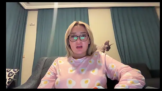 yaprakmericc online show from 11-22-25, 11:26