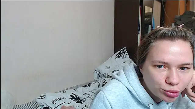 Snapshot of leila_bambi_ chatting on 12-23-24, 04:22 leila bambi  online show from 12-23-24, 04:22