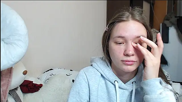 Snapshot of leila_bambi_ chatting on 12-24-24, 12:11 leila bambi  online show from 12-24-24, 12:11