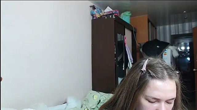 Snapshot of leila_bambi_ chatting on 12-31-24, 01:04 leila bambi  online show from 12-31-24, 01:04