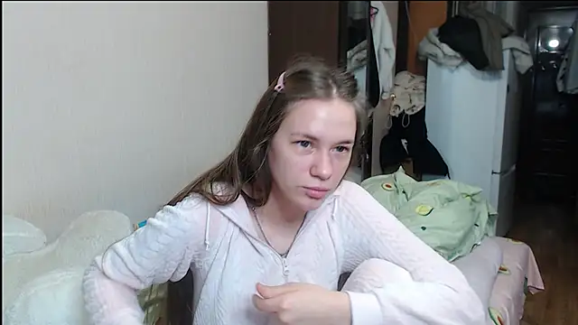 Snapshot of leila_bambi_ chatting on 01-12-25, 05:54 leila bambi  online show from 01-12-25, 05:54