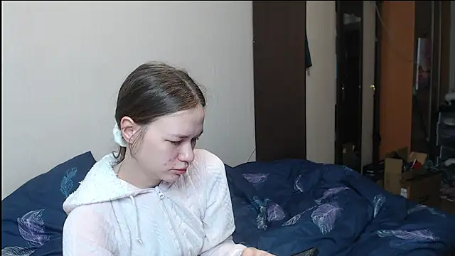 Snapshot of leila_bambi_ chatting on 03-13-25, 05:50 leila bambi  online show from 03-13-25, 05:50