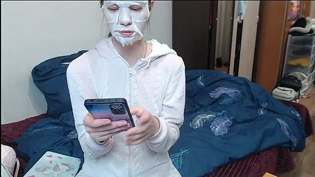 Snapshot of leila_bambi_ chatting on 03-14-25, 04:43 leila bambi  online show from 03-14-25, 04:43