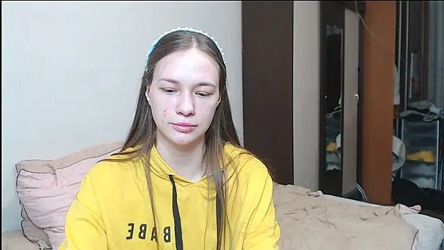 Snapshot of leila_bambi_ chatting on 03-18-25, 03:31 leila bambi  online show from 03-18-25, 03:31